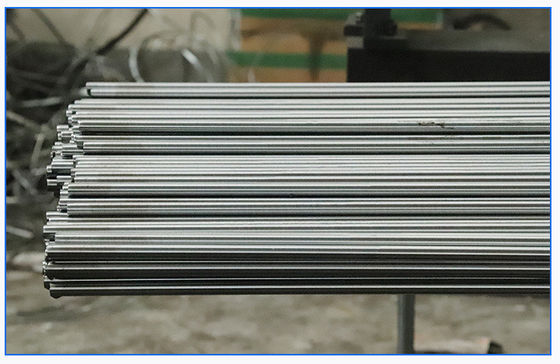 Między 25-30 stopniami 2 mikronów 0,2-0,4 Hydraulic Piston Rod Engineering Machinery
